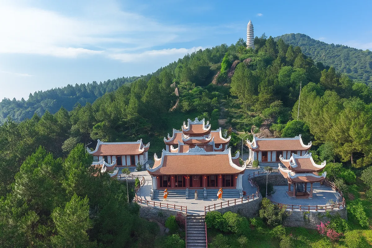 Huong Tich Pagoda and things that surprise you